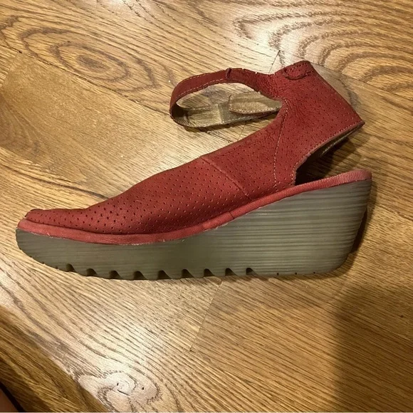 FLY London Red Yala Perforated Peep toe Wedge Shoes - 38 Velcro - Picture 5 of 11